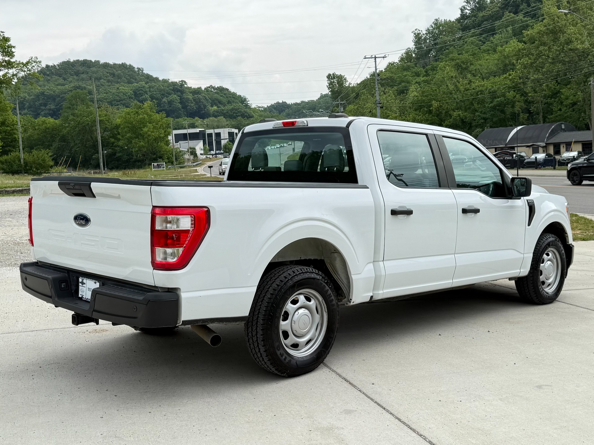 View vehicle photo 3