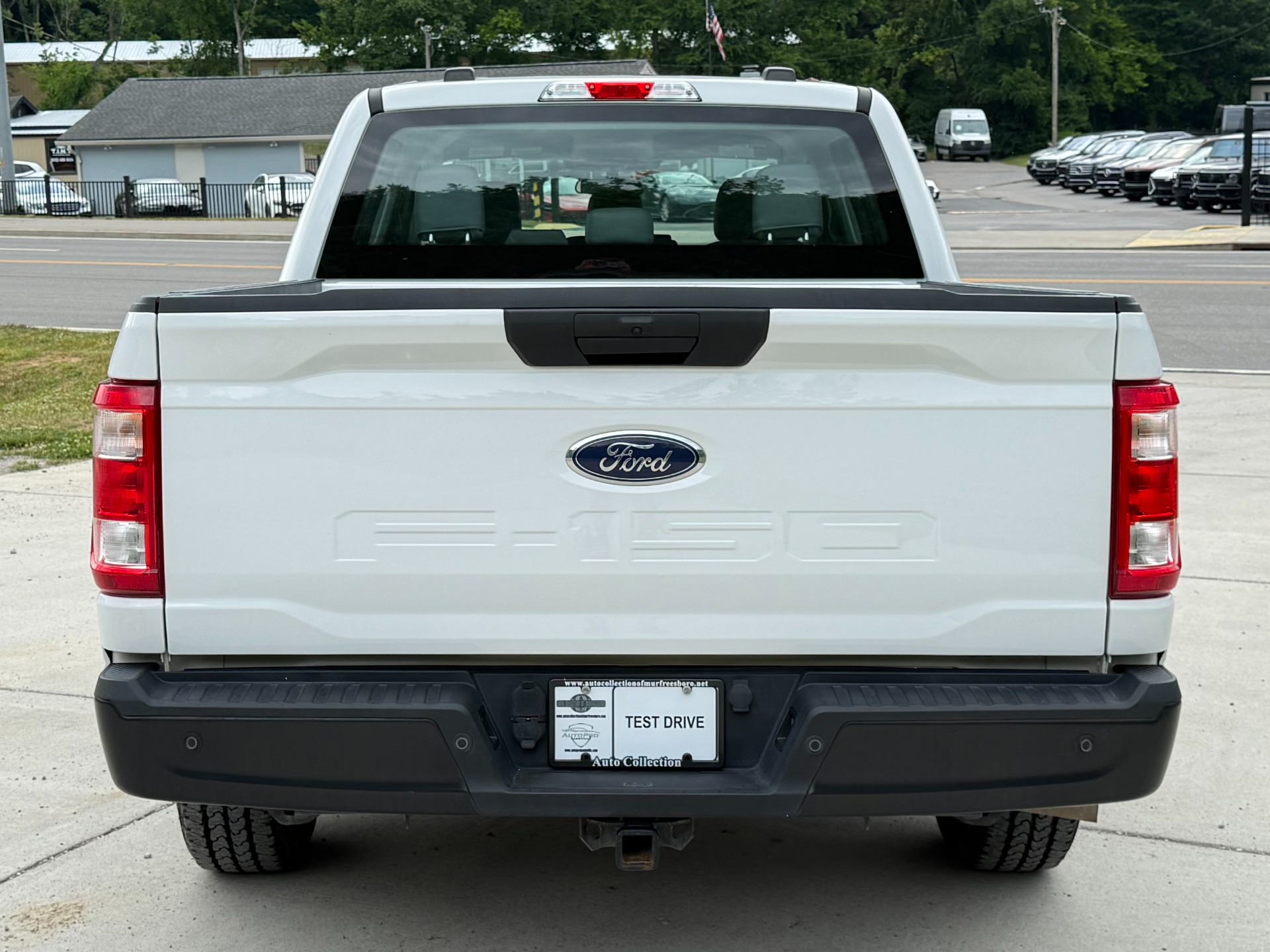 View vehicle photo 6