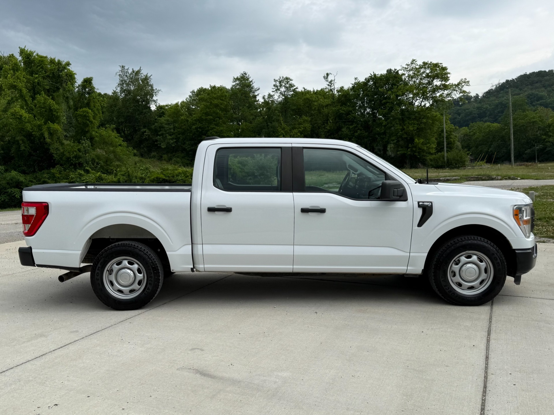 View vehicle photo 7