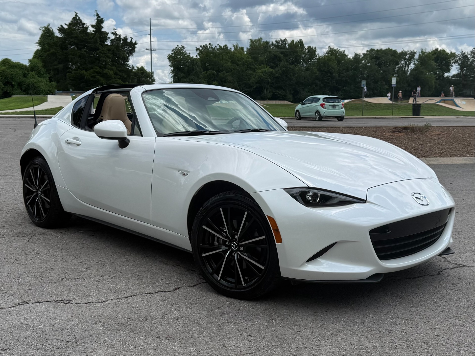 Snowflake White Pearl Mica 2025 Mazda MX-5 Miata Convertible Rear-Wheel Drive 6-Speed Manual