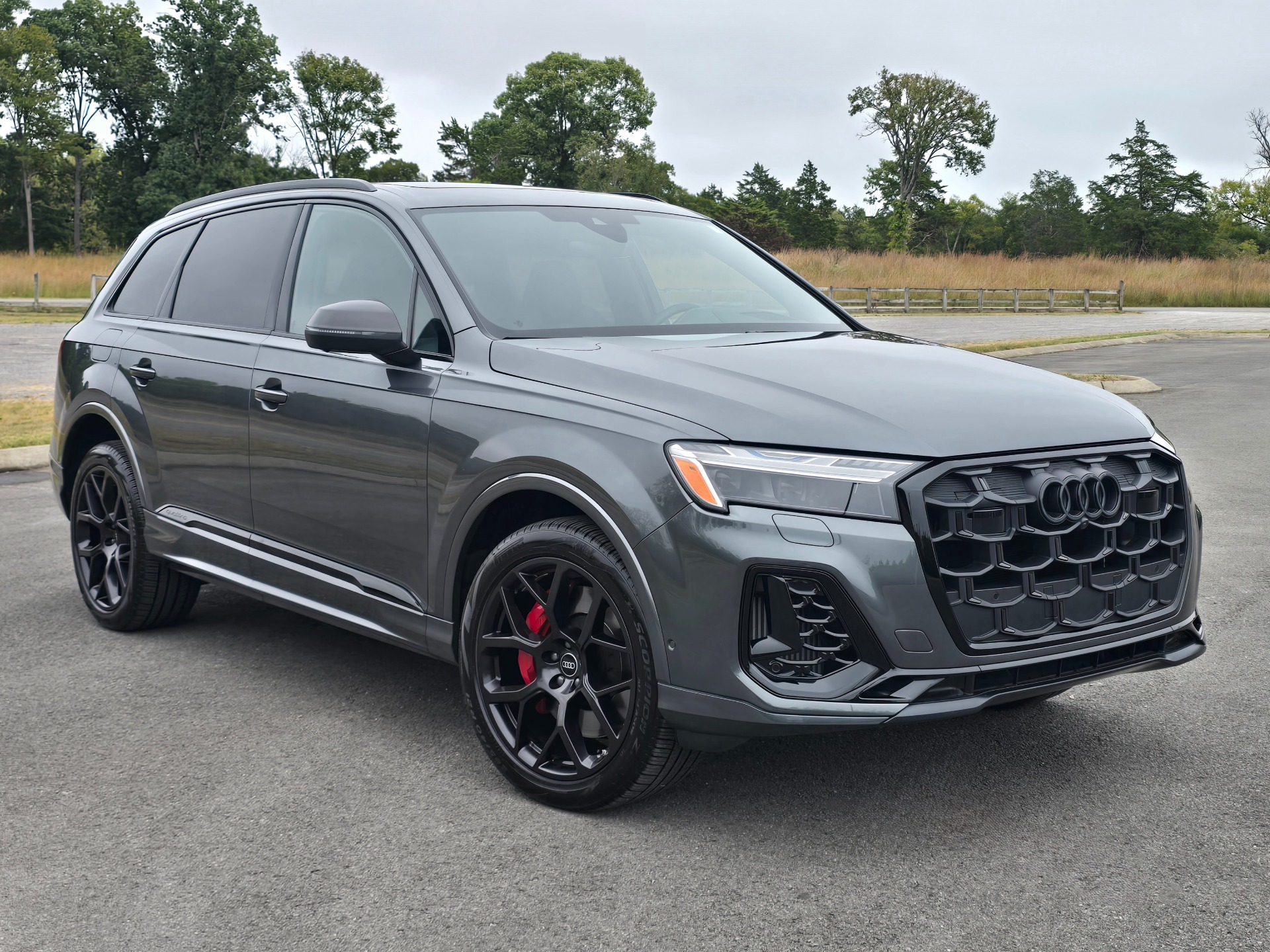 Daytona Gray Pearl Effect 2025 Audi SQ7 SUV / Crossover All-Wheel Drive 8-Speed Automatic