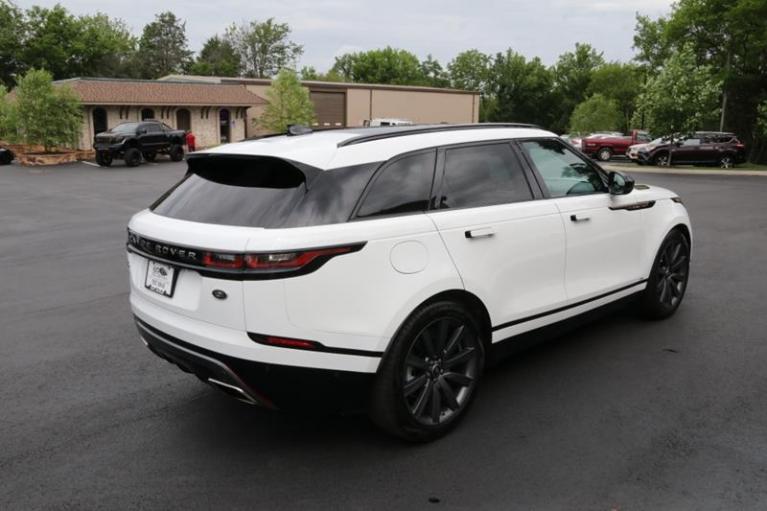 Used 2018 Land Rover Range Rover Velar R-DYNAMIC HSE for sale Sold at Auto Collection in Murfreesboro TN 37130 3