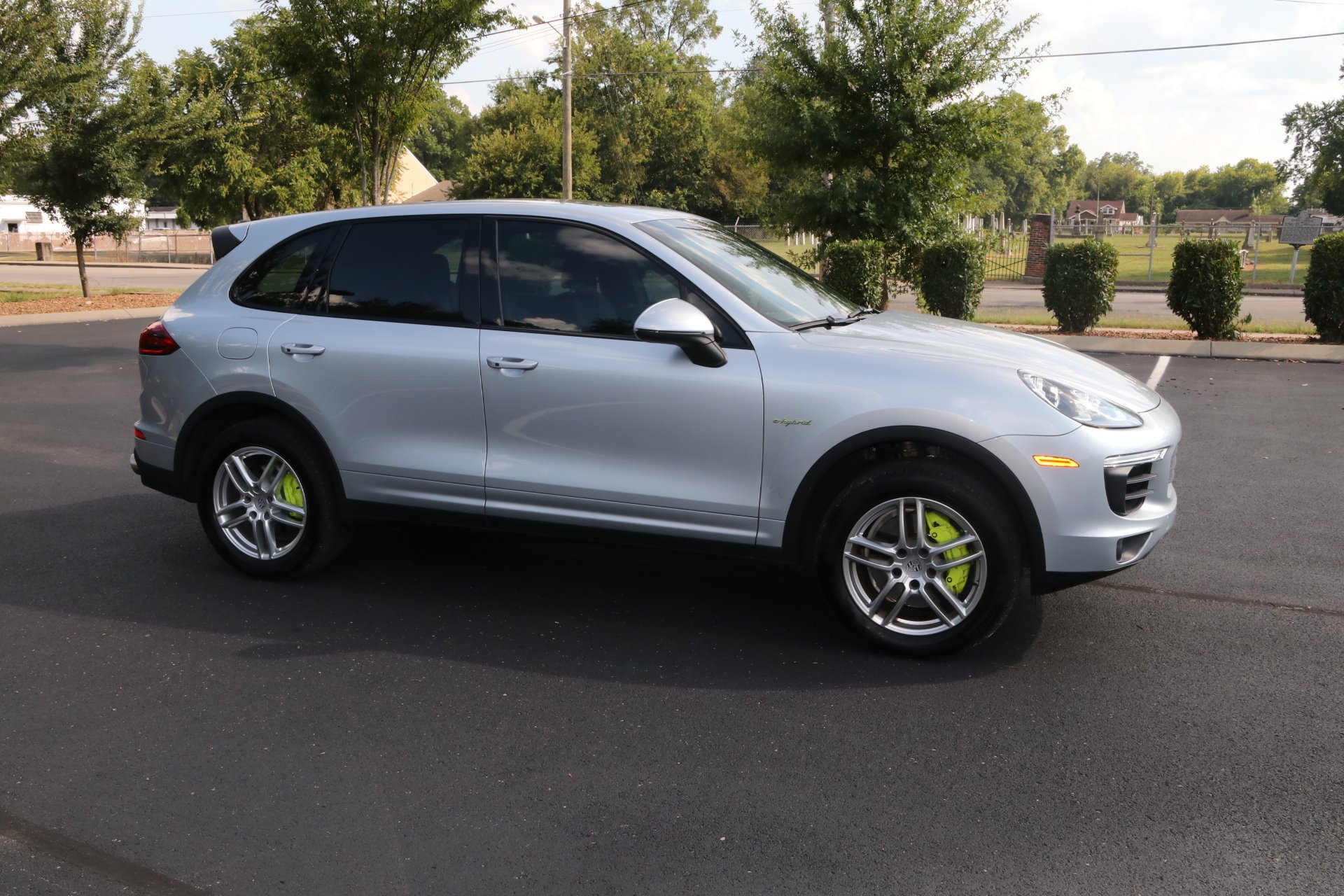 Porsche cayenne on sale hybrid 2016