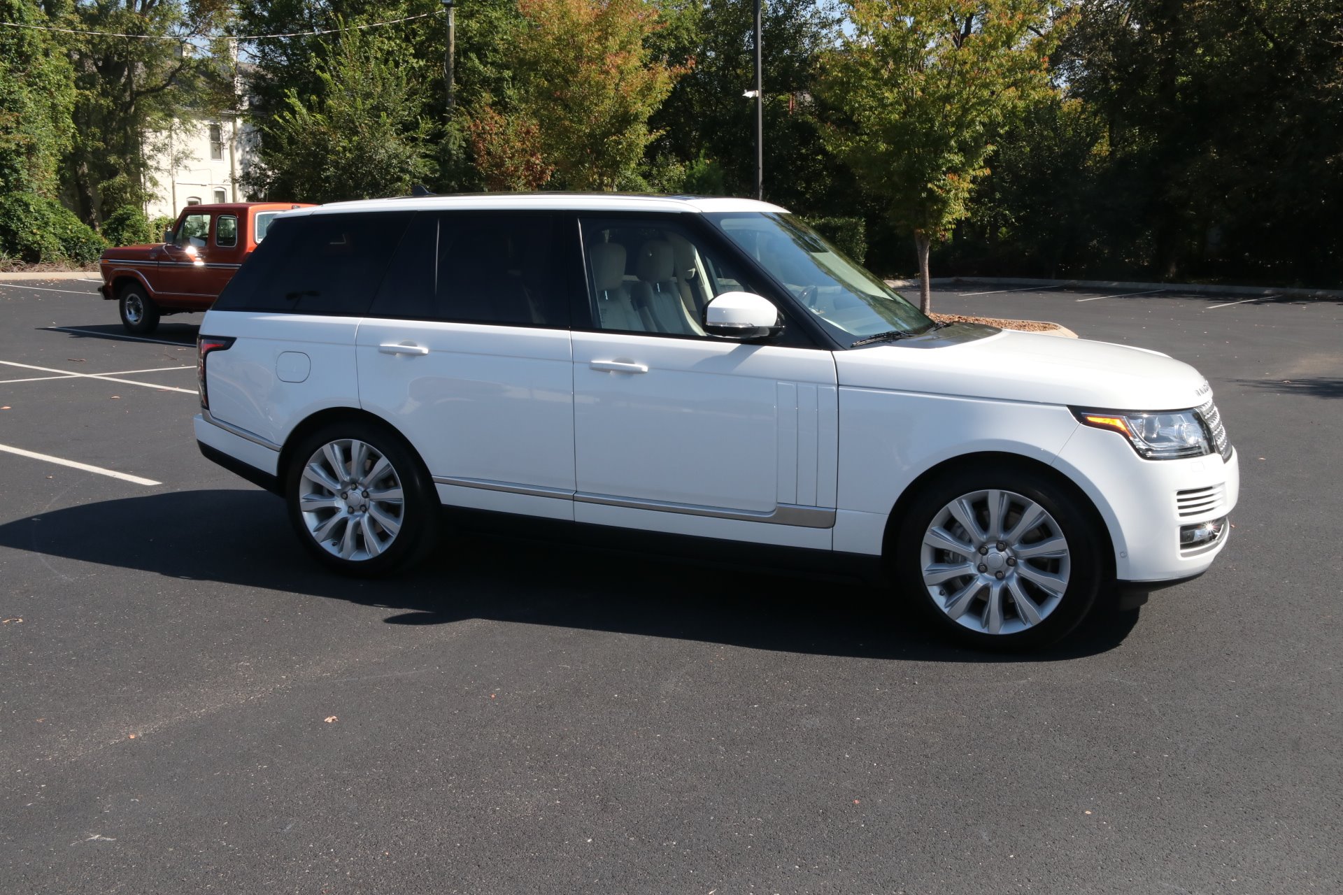 Used 2016 Land Rover Range Rover Supercharged for sale Sold at Auto Collection in Murfreesboro TN 37129 1
