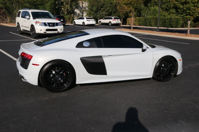 Used 2017 Audi R8 5.2 quattro V10 for sale Sold at Auto Collection in Murfreesboro TN 37130 3