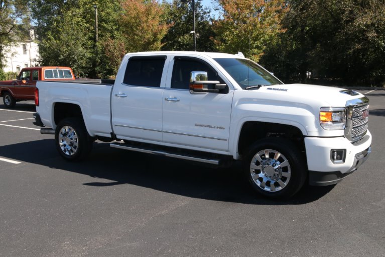 Used 2019 GMC Sierra 2500HD Denali for sale Sold at Auto Collection in Murfreesboro TN 37130 1