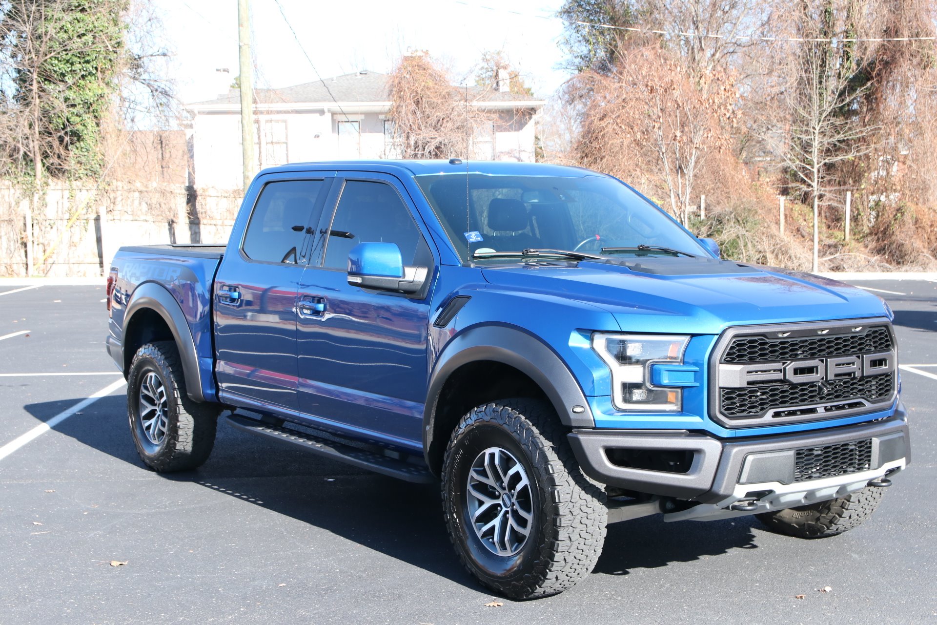 Used 2017 Ford F-150 RAPTOR CREW CAB 4X4 W/NAV Raptor for sale Sold at Auto Collection in Murfreesboro TN 37129 1
