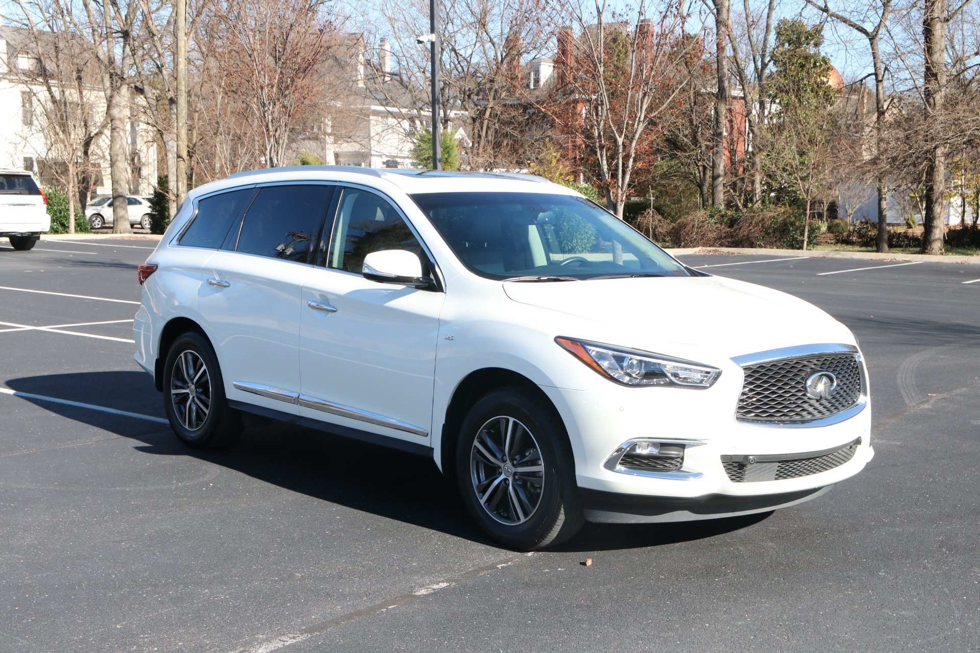 2017 QX60 Majestic White with Gianelle Puerto wheels