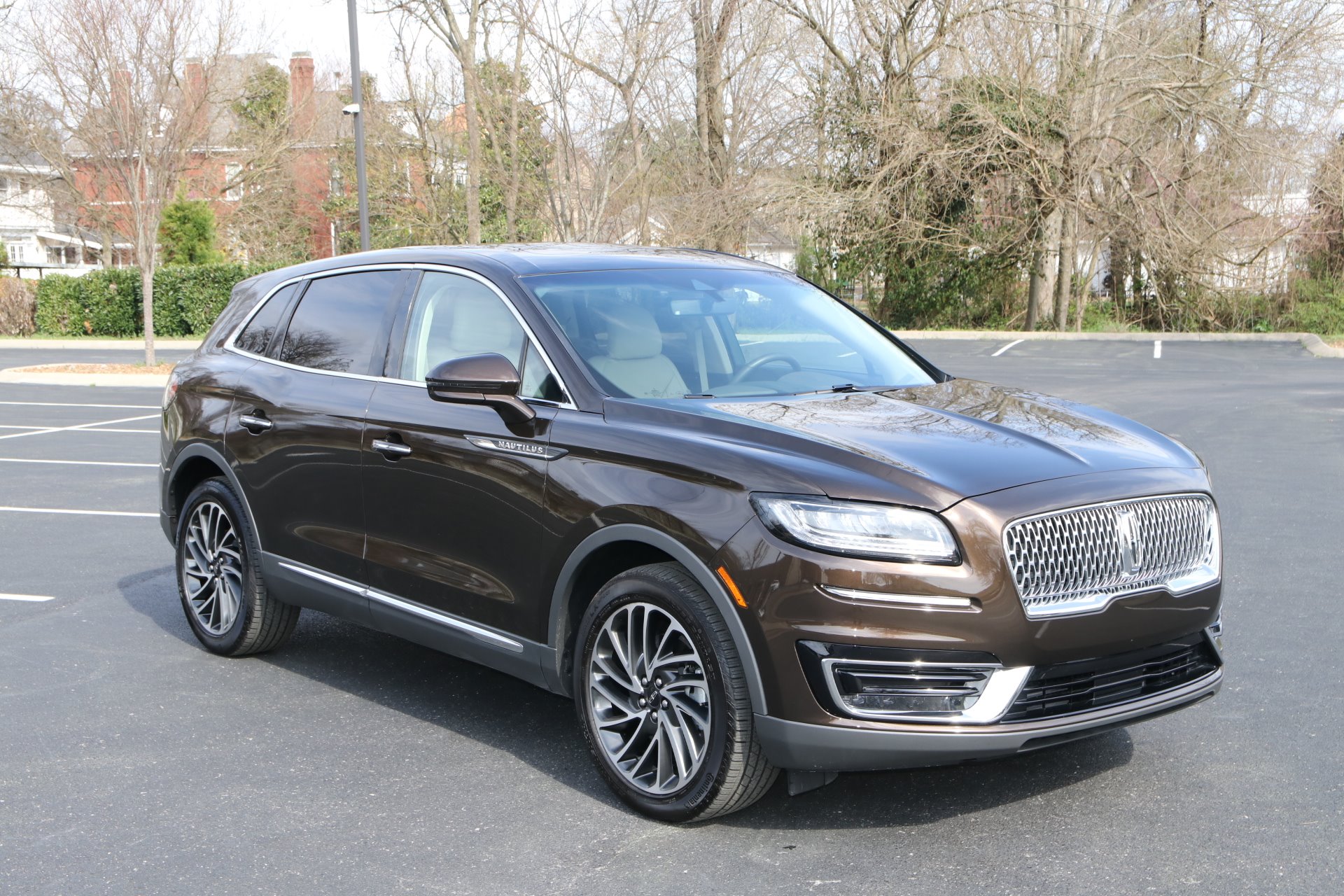 Used 2019 Lincoln Nautilus Reserve AWD W/NAV for sale Sold at Auto Collection in Murfreesboro TN 37130 1