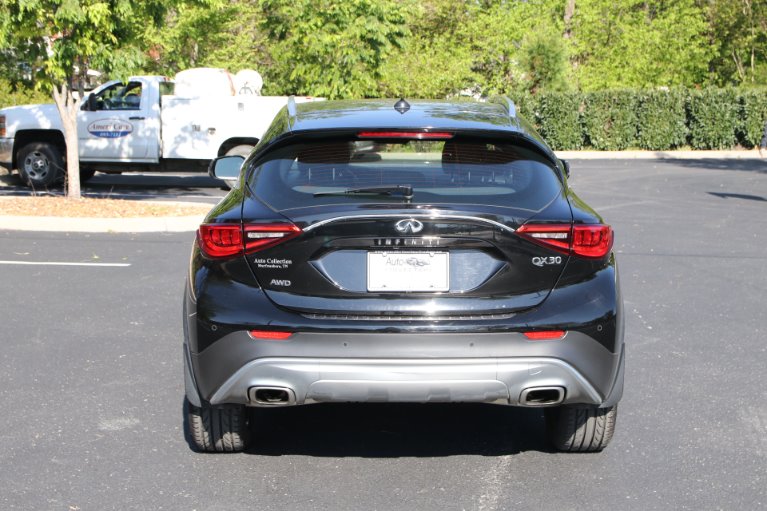 Used 2017 INFINITI QX30 Premium AWD W/NAV Premium for sale Sold at Auto Collection in Murfreesboro TN 37130 6