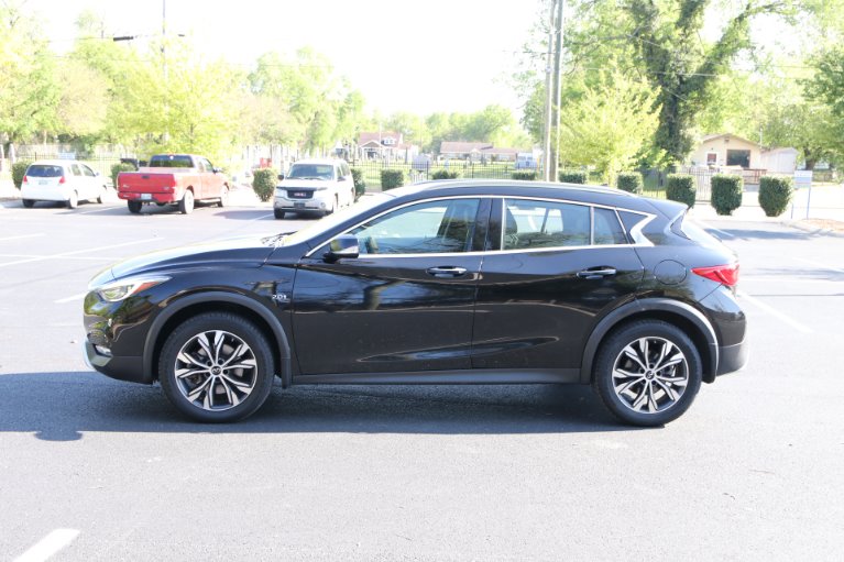 Used 2017 INFINITI QX30 Premium AWD W/NAV Premium for sale Sold at Auto Collection in Murfreesboro TN 37130 7