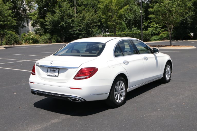 Used 2017 Mercedes-Benz E300 Luxury RWD W/NAV E 300 for sale Sold at Auto Collection in Murfreesboro TN 37130 3