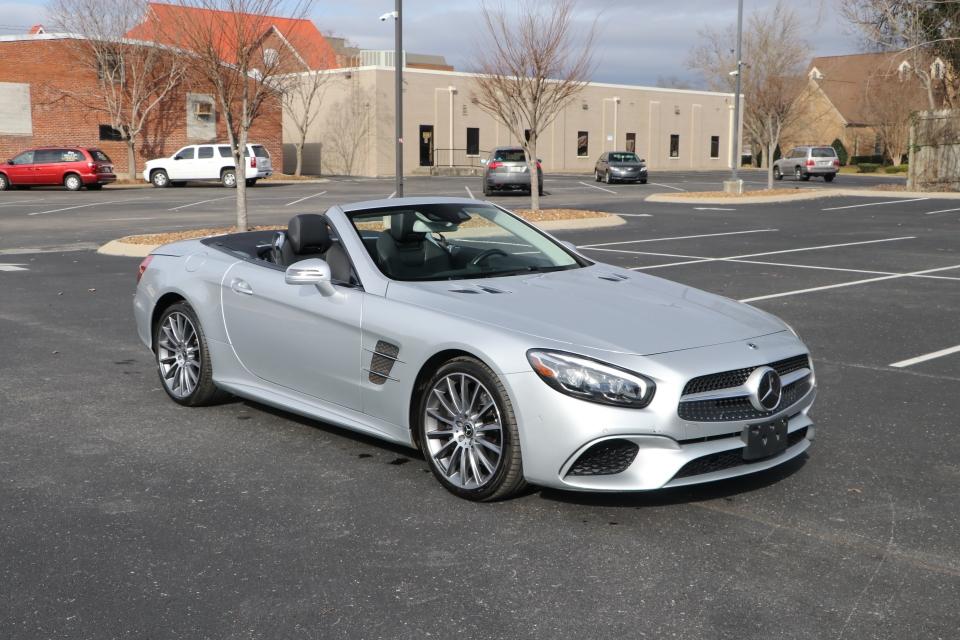 Used 2018 Mercedes-Benz SL550 ROADSTER W/NAV for sale Sold at Auto Collection in Murfreesboro TN 37130 1
