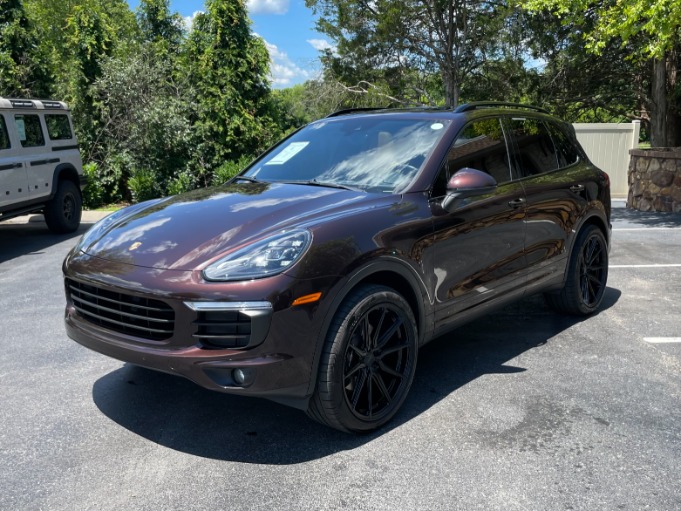 Used 2016 Porsche CAYENNE PREMIUM PLUS AWD W/NAV BASE for sale Sold at Auto Collection in Murfreesboro TN 37130 2