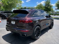 Used 2016 Porsche CAYENNE PREMIUM PLUS AWD W/NAV BASE for sale Sold at Auto Collection in Murfreesboro TN 37129 3