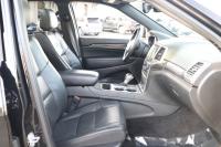 Used 2018 Jeep GRAND CHEROKEE OVERLAND 4X2 OVERLAND for sale Sold at Auto Collection in Murfreesboro TN 37129 30
