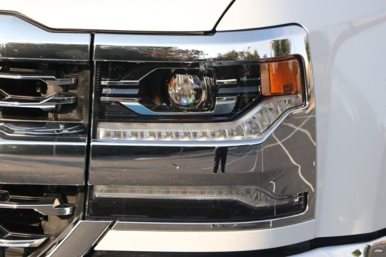 Used 2017 CHEVROLET SILVERADO 1500 LTZ W/1LZ CREW CAB 4X4 W/NAV LTZ w/1LZ for sale Sold at Auto Collection in Murfreesboro TN 37130 8