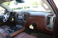 Used 2017 Chevrolet SILVERADO 1500 HIGH COUNTRY CREW CAB 4x4 W/NAV for sale Sold at Auto Collection in Murfreesboro TN 37130 37