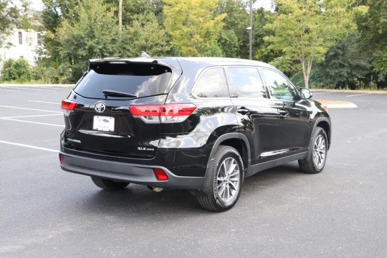 Used 2019 Toyota HIGHLANDER XLE AWD W/NAV for sale Sold at Auto Collection in Murfreesboro TN 37130 3