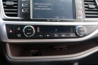 Used 2019 Toyota HIGHLANDER XLE AWD W/NAV for sale Sold at Auto Collection in Murfreesboro TN 37129 63