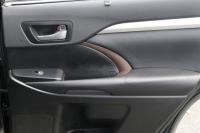Used 2019 Toyota HIGHLANDER XLE AWD W/NAV for sale Sold at Auto Collection in Murfreesboro TN 37129 84