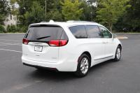 Used 2020 Chrysler PACIFICA Limited w/NAV for sale Sold at Auto Collection in Murfreesboro TN 37129 3
