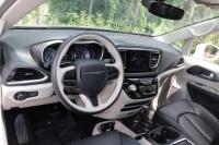 Used 2020 Chrysler PACIFICA Limited w/NAV for sale Sold at Auto Collection in Murfreesboro TN 37129 33