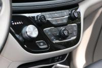 Used 2020 Chrysler PACIFICA Limited w/NAV for sale Sold at Auto Collection in Murfreesboro TN 37129 36