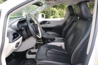 Used 2020 Chrysler PACIFICA Limited w/NAV for sale Sold at Auto Collection in Murfreesboro TN 37129 43