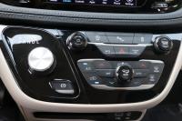 Used 2020 Chrysler PACIFICA Limited w/NAV for sale Sold at Auto Collection in Murfreesboro TN 37129 72