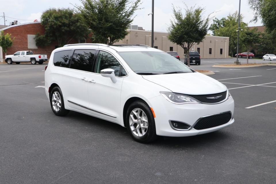 Used 2020 Chrysler PACIFICA Limited w/NAV for sale Sold at Auto Collection in Murfreesboro TN 37129 1