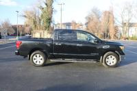 Used 2017 Nissan TITAN 4WD CREW CAB W/NAV SV CREW CAB 4WD for sale Sold at Auto Collection in Murfreesboro TN 37129 8