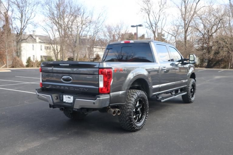 Used 2017 Ford F250 SUPER DUTY SRW LARIAT 160'' 4WD W/NAV LARIAT CREW CAB 4WD for sale Sold at Auto Collection in Murfreesboro TN 37130 3