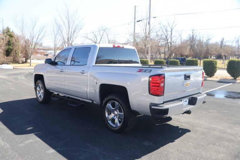 Used 2018 Chevrolet SILVERADO 1500 2LT Crew cab 4x4 2LT CREW CAB 4WD for sale $39,950 at Auto Collection in Murfreesboro TN 37130 4