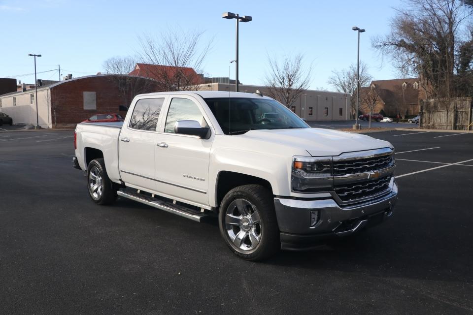 Used 2017 Chevrolet SILVERADO 1500 LTZ PLUS 4WD CREW CAB W/NAV LTZ CREW CAB 4WD for sale $41,950 at Auto Collection in Murfreesboro TN 37130 1