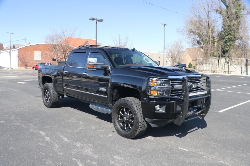 Used 2017 Chevrolet SILVERADO 2500 HD HIGH COUNTRY DURAMAX W/NAV for sale Sold at Auto Collection in Murfreesboro TN 37130 1