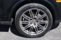 Used 2018 PORSCHE CAYENNE PLATINUM EDITION AWD W/PREMIUM PACKAGE for sale Sold at Auto Collection in Murfreesboro TN 37129 24