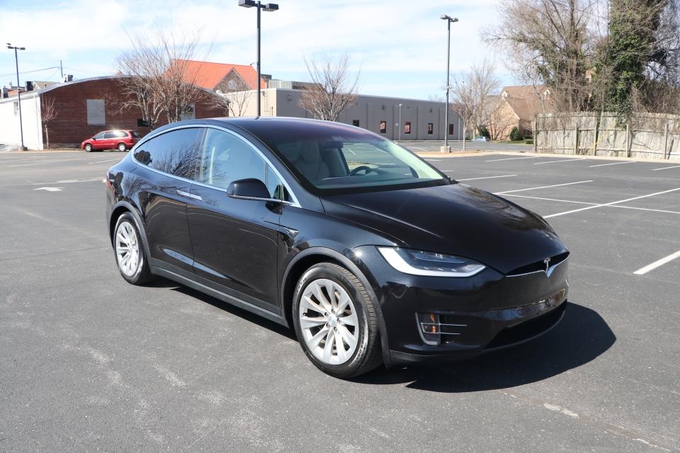 Used 2017 Tesla MODEL X 90D AWD W/NAV for sale Sold at Auto Collection in Murfreesboro TN 37130 1