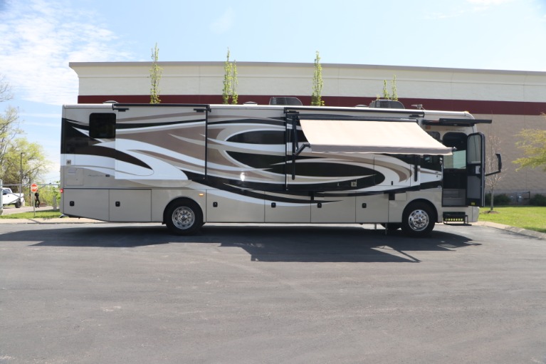 Used 2016 FREIGHTLINER pacearrow MOTORHOME for sale Sold at Auto Collection in Murfreesboro TN 37130 4