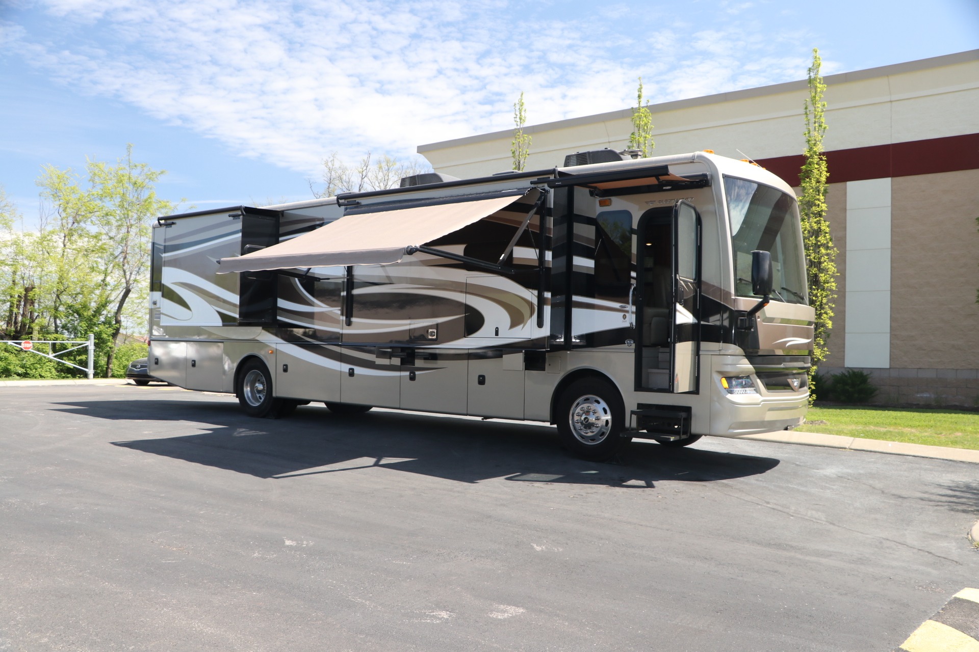 Used 2016 FREIGHTLINER pacearrow MOTORHOME for sale Sold at Auto Collection in Murfreesboro TN 37129 1