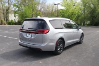 Used 2021 Chrysler Pacifica TOURING L FWD W/NAV for sale Sold at Auto Collection in Murfreesboro TN 37129 3