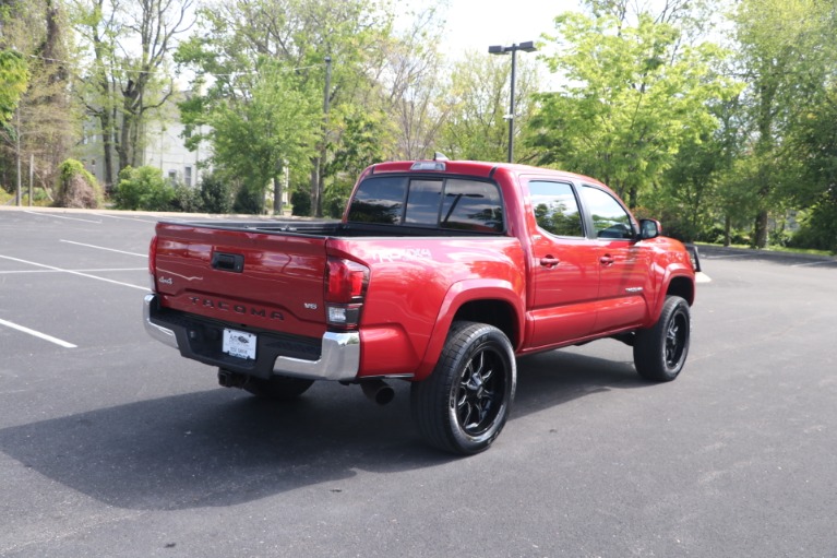 Used 2017 Toyota Tacoma SR5 4WD for sale Sold at Auto Collection in Murfreesboro TN 37130 3