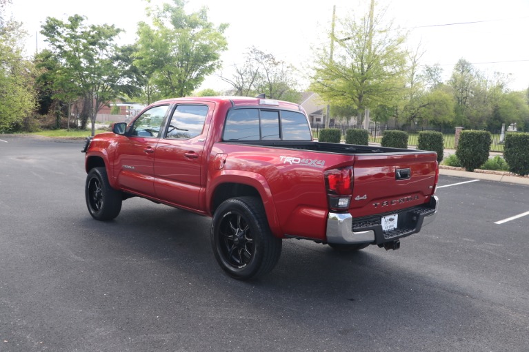 Used 2017 Toyota Tacoma SR5 4WD for sale Sold at Auto Collection in Murfreesboro TN 37130 4