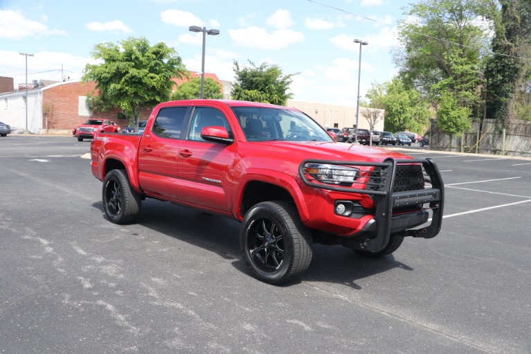 Used 2017 Toyota Tacoma SR5 4WD for sale Sold at Auto Collection in Murfreesboro TN 37130 1