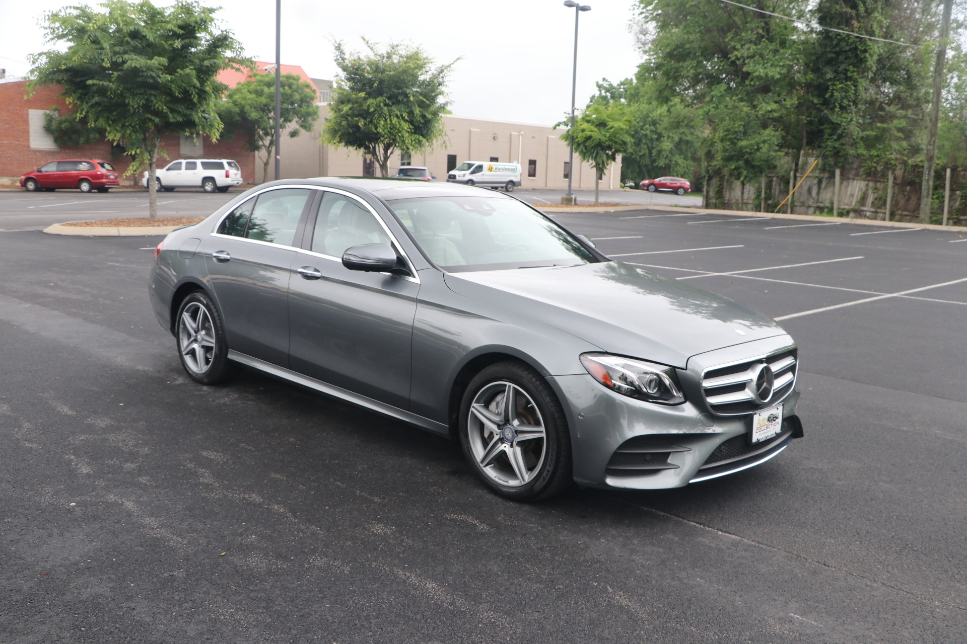Used 2017 Mercedes-Benz E300 E300 RWD PREMIUM 3 W/NAV for sale $37,950 at Auto Collection in Murfreesboro TN 37130 1