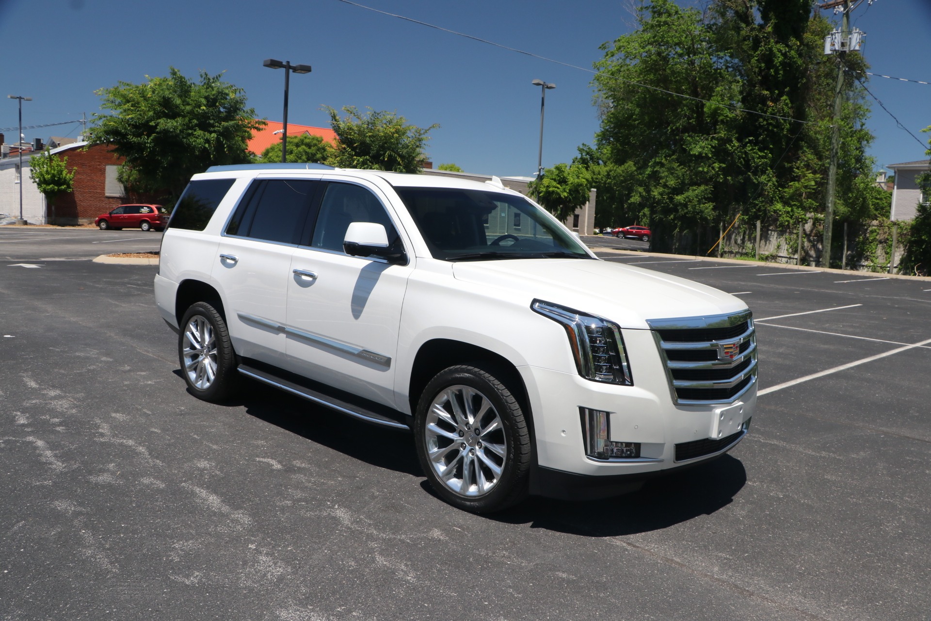 Used 2019 Cadillac Escalade LUXURY 4WD W/NAV for sale Sold at Auto Collection in Murfreesboro TN 37130 1