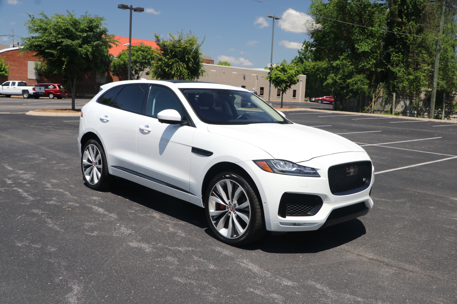 Used 2017 Jaguar F-PACE S LUXURY TECHNOLOGY W/NAV for sale Sold at Auto Collection in Murfreesboro TN 37129 1