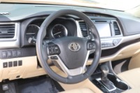 Used 2019 Toyota Highlander XLE AWD W/NAV for sale Sold at Auto Collection in Murfreesboro TN 37130 34
