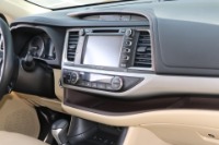 Used 2019 Toyota Highlander XLE AWD W/NAV for sale Sold at Auto Collection in Murfreesboro TN 37129 39