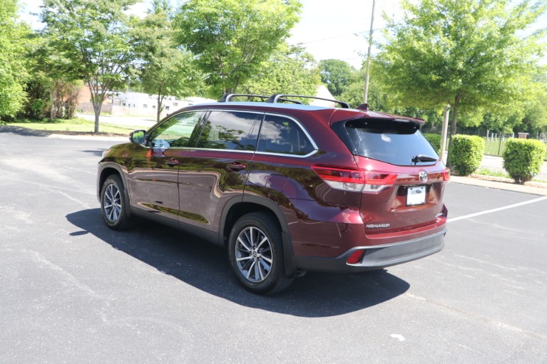 Used 2019 Toyota Highlander XLE AWD W/NAV for sale $37,950 at Auto Collection in Murfreesboro TN 37130 4